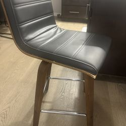 4 Counter Height Stools