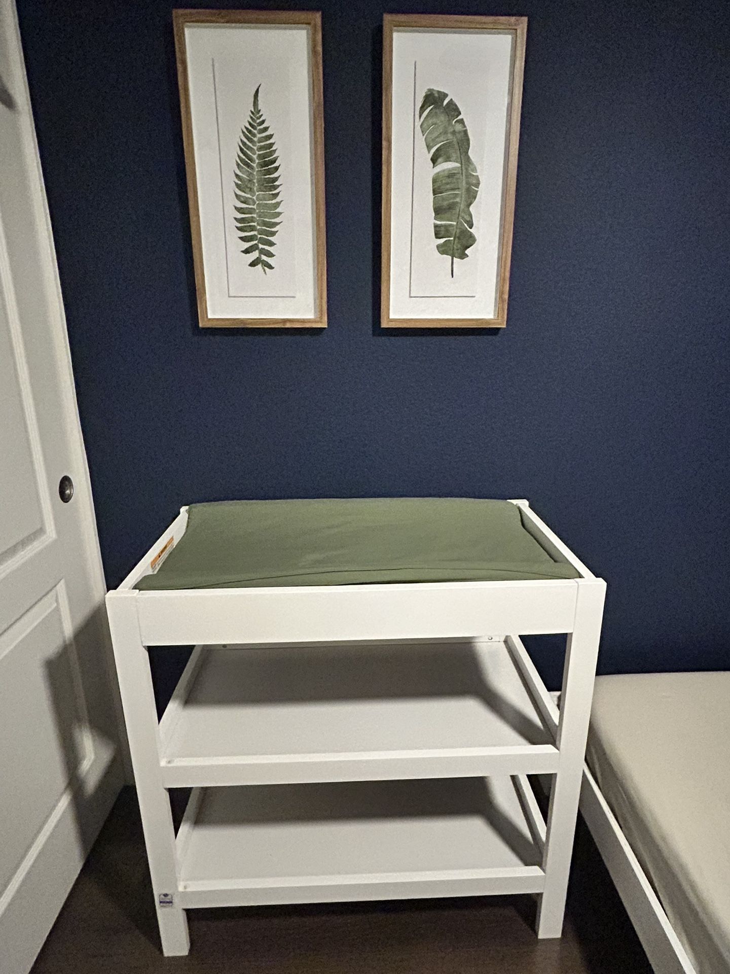 Diaper changing table