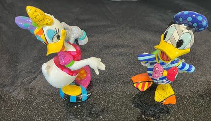 Rare, Limited Edition Britto Disney Donald and Daisy Duck Ceramic Salt & Pepper Shaker Set