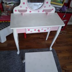 Kidkraft Vanity Mirror With Stool 