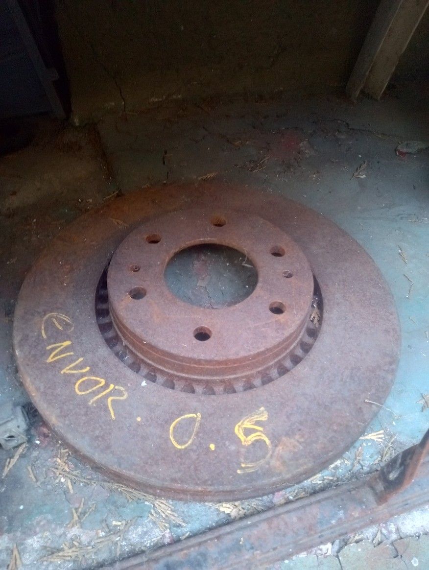 2005 Envoy Brake Caliper ,brake disk And that extra part 