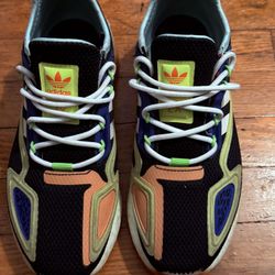 adidas Sneakers