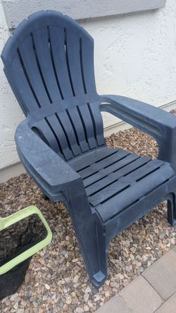 Set of 2 Stackable Lounge Chairs