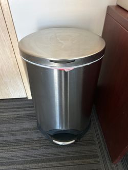 CanWorks Silver Trash Bin