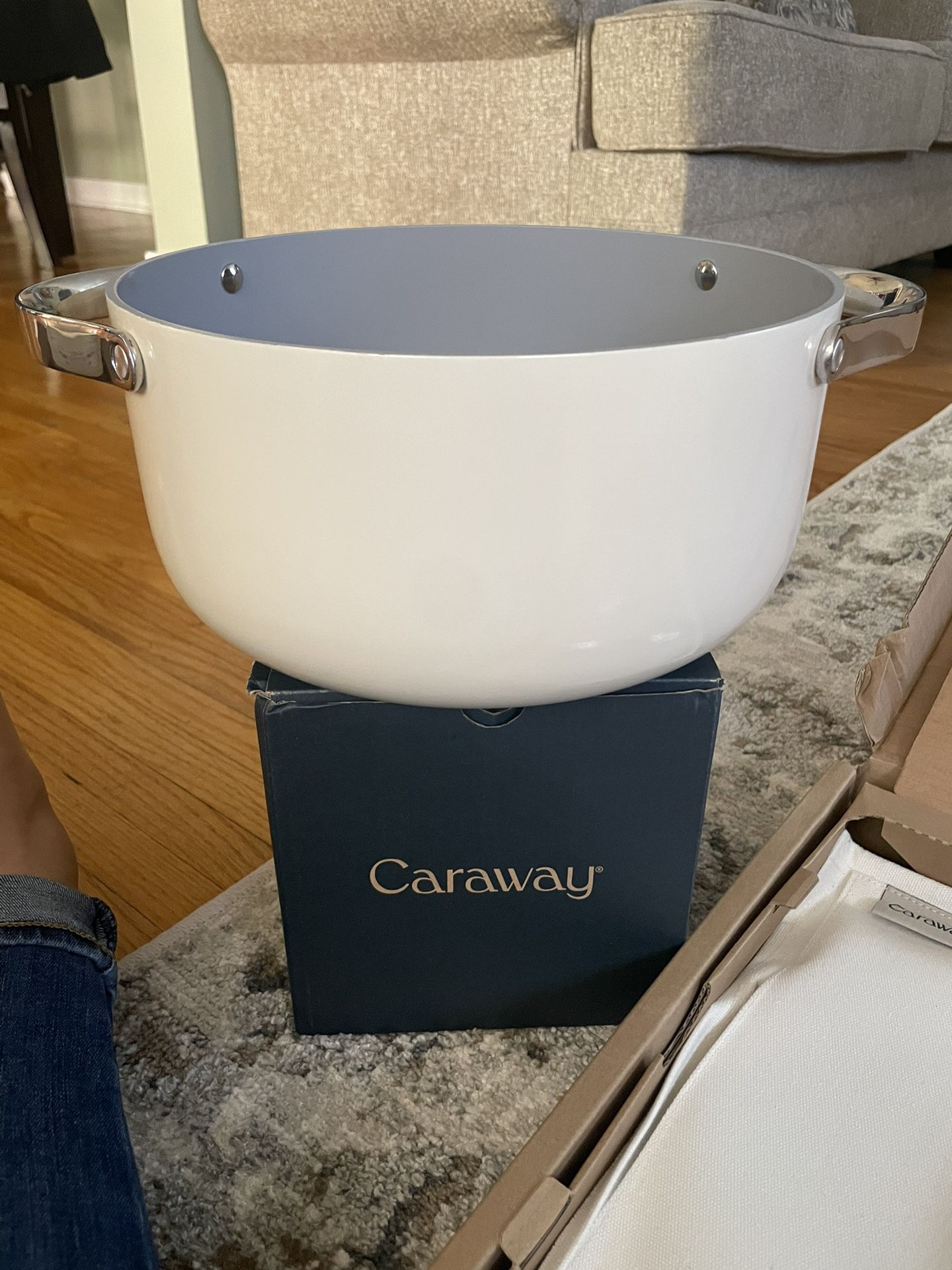 Caraway Home 7-Piece Cream Ceramic Non-Stick Cookware Set with Gold  Hardware for Sale in Bonita, CA - OfferUp