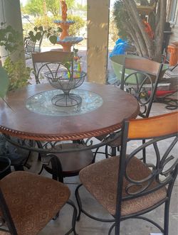 Table & chairs