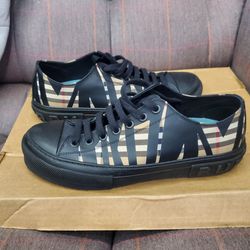 BURBERRY  Shoes SIZE 9.5 