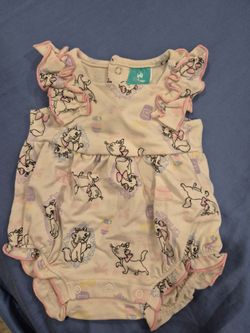 Babygirl clothes and blanket