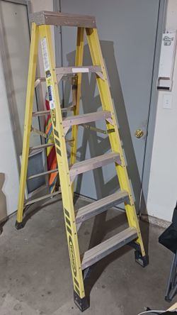 6ft fiberglass ladder