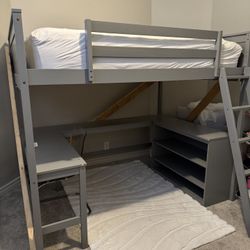 Loft Bunk Bed w/ Desk - Full