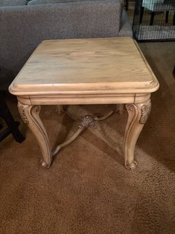 Set of end tables