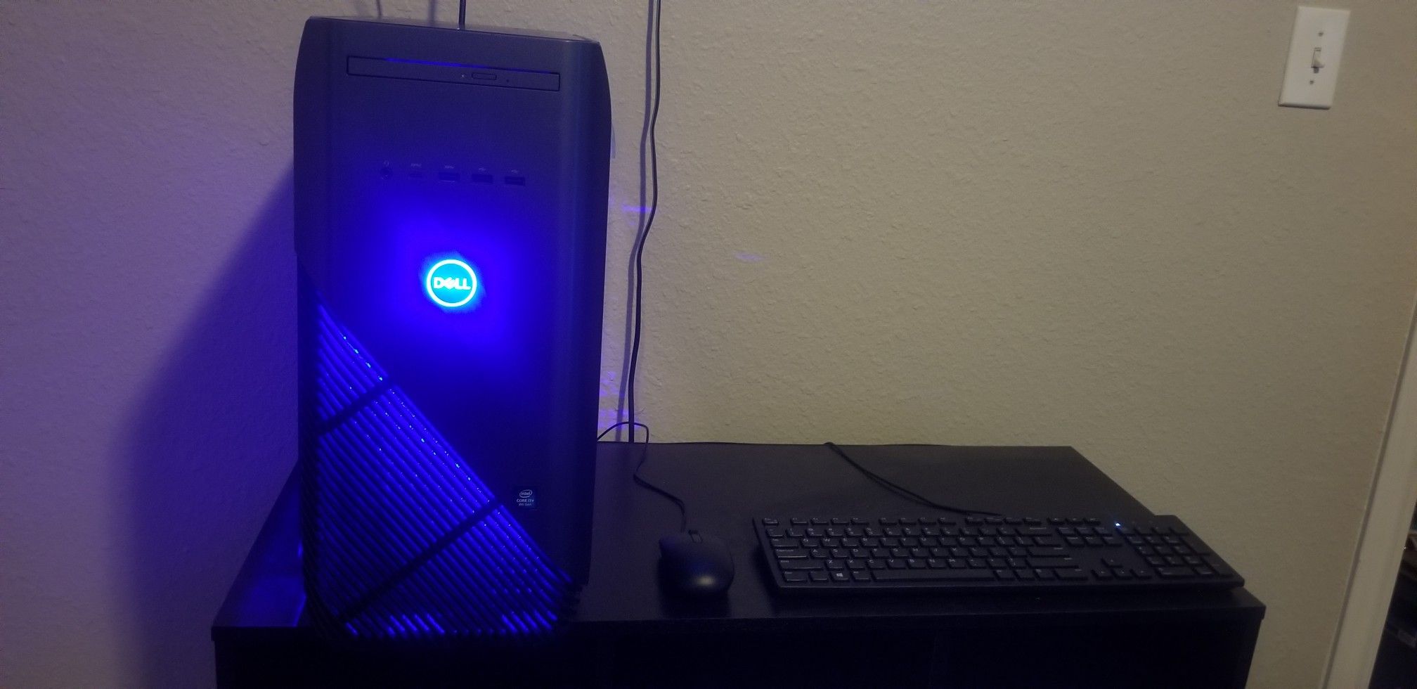 Dell inspiron 5680 Gaming Desktop i7 1 TB HD 8g