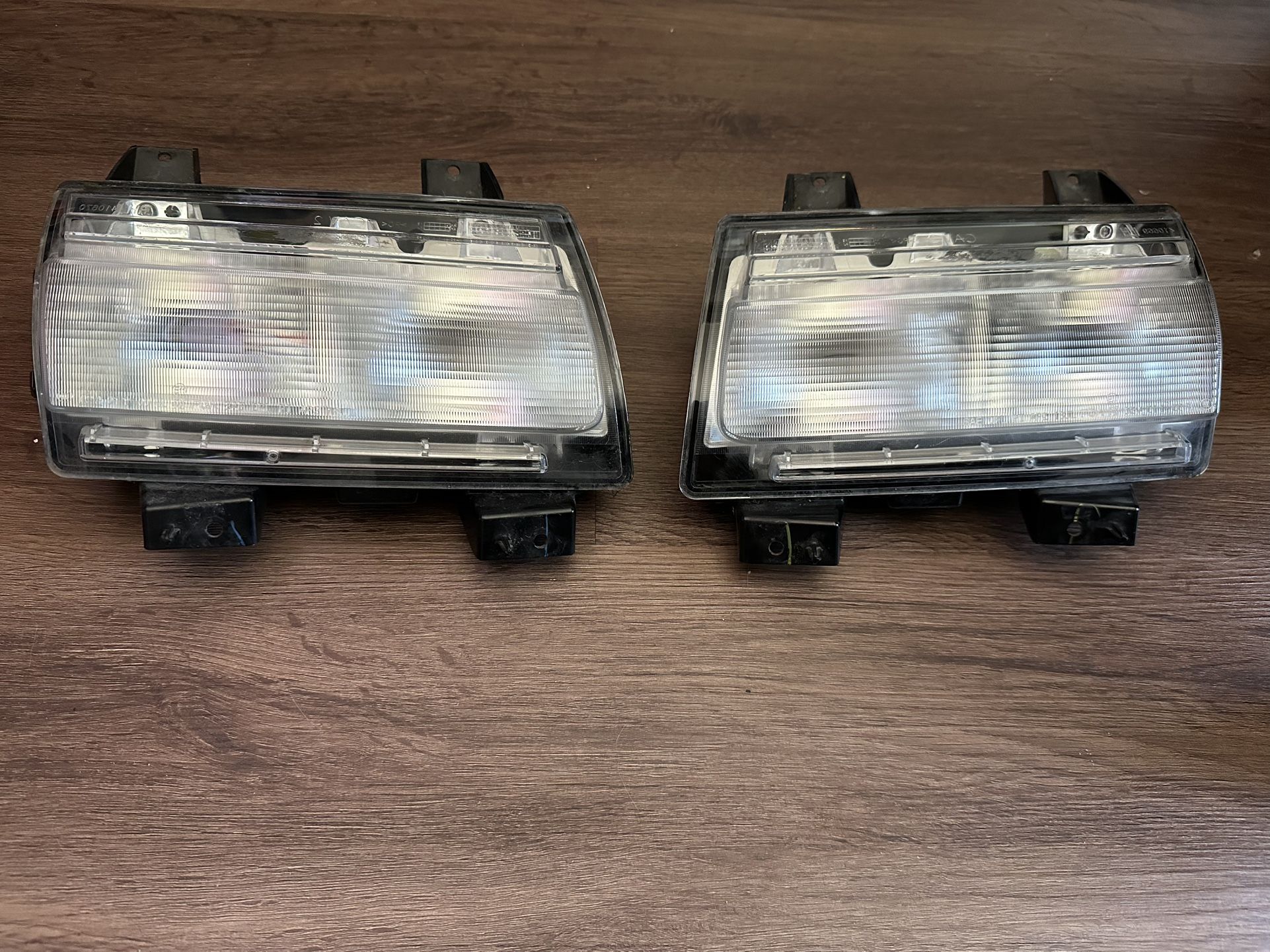 2021 Jeep Wrangler Unlimited Halogen Turn Signal Housing – OEM Fit (2018–2021 JL)