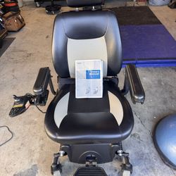 For Sale - used Merits P327 Heavy duty motorized Electric Wheelchair