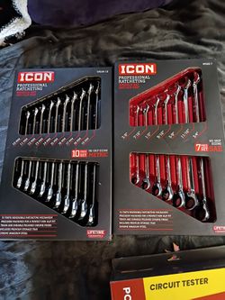 Icon  ratchet wrenches open in close d