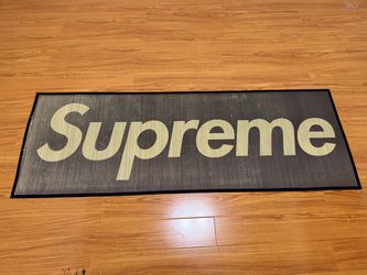 Supreme Woven Straw Mat Black