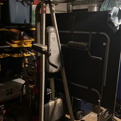 Pull Up Stand