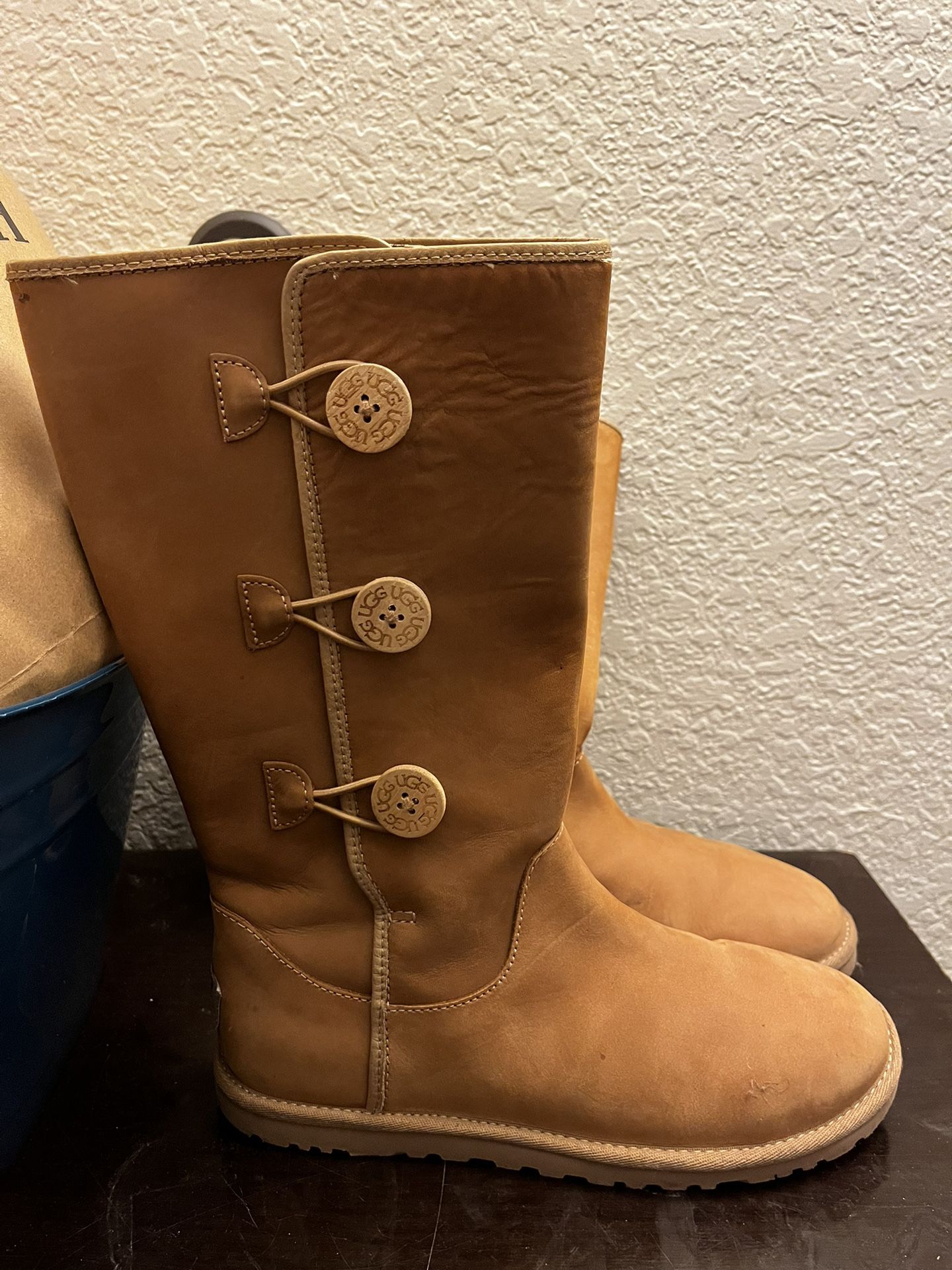 UGG Boots for Sale in Los Angeles, CA - OfferUp