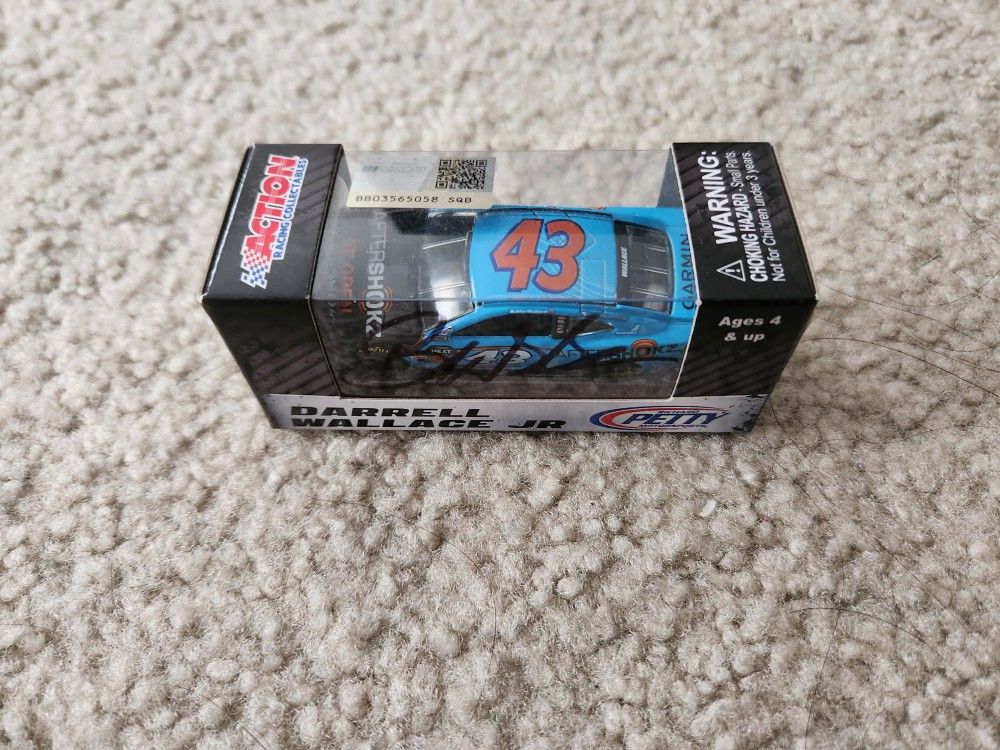 Autographed Bubba Wallace #43