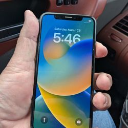 Unlocked iPhone X. 256 Gig.   90 Battery Health 