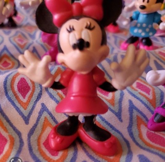 Minnie Mouse Figures