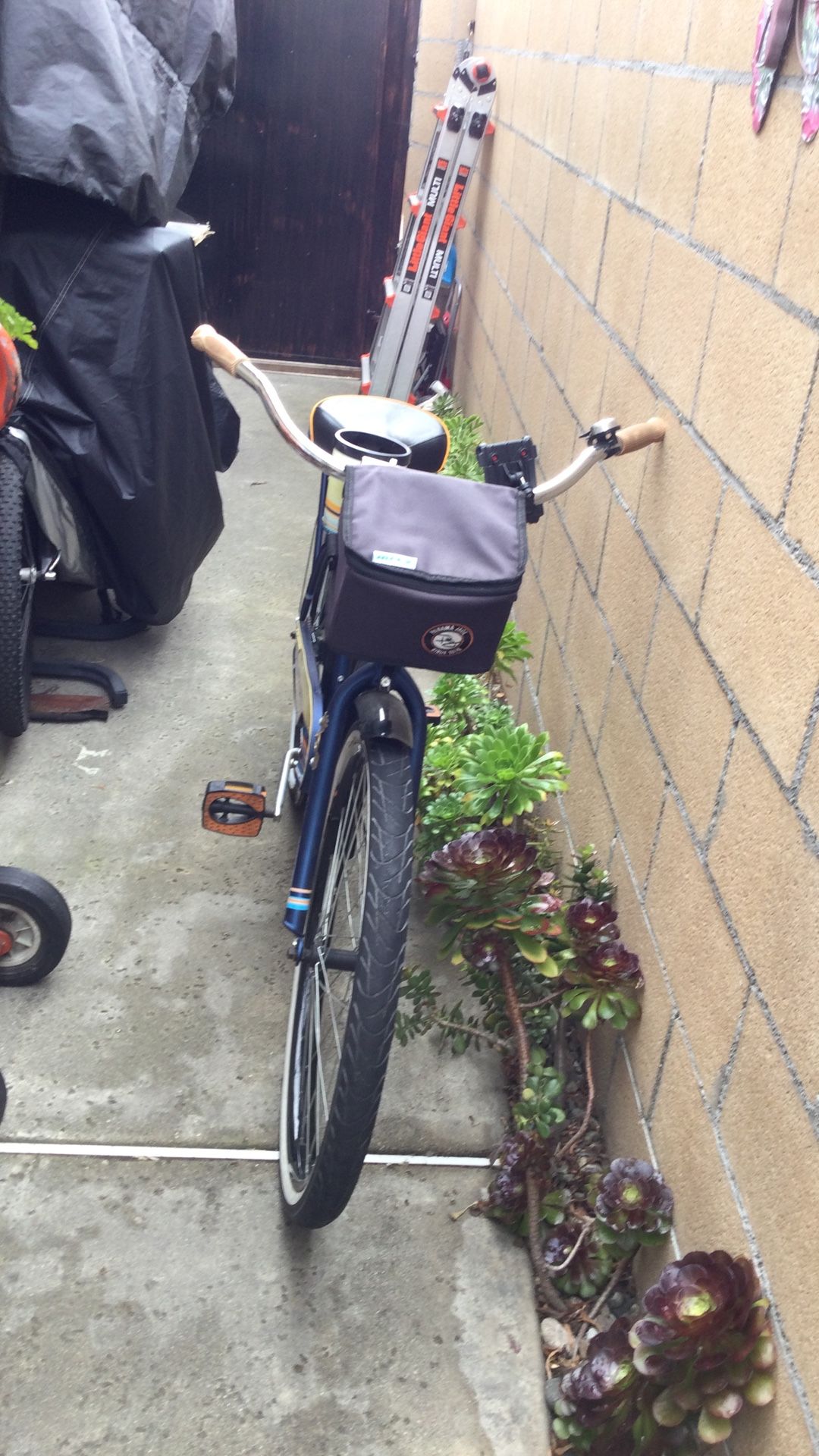 Bicycle, Huffy, Panama Jack, 26” Adult Cruiser Bike