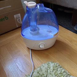 AquaOasis Cool Mist Humidifier 