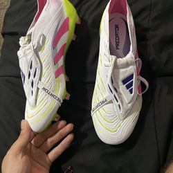 Predators Cleats