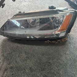 2011 2014 Volkswagen Jetta driver left headlight 