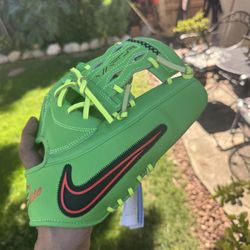 Nike Kobe Mamba Baseball Grinch Glove