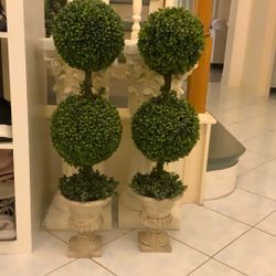 Indoor Faux topiary 