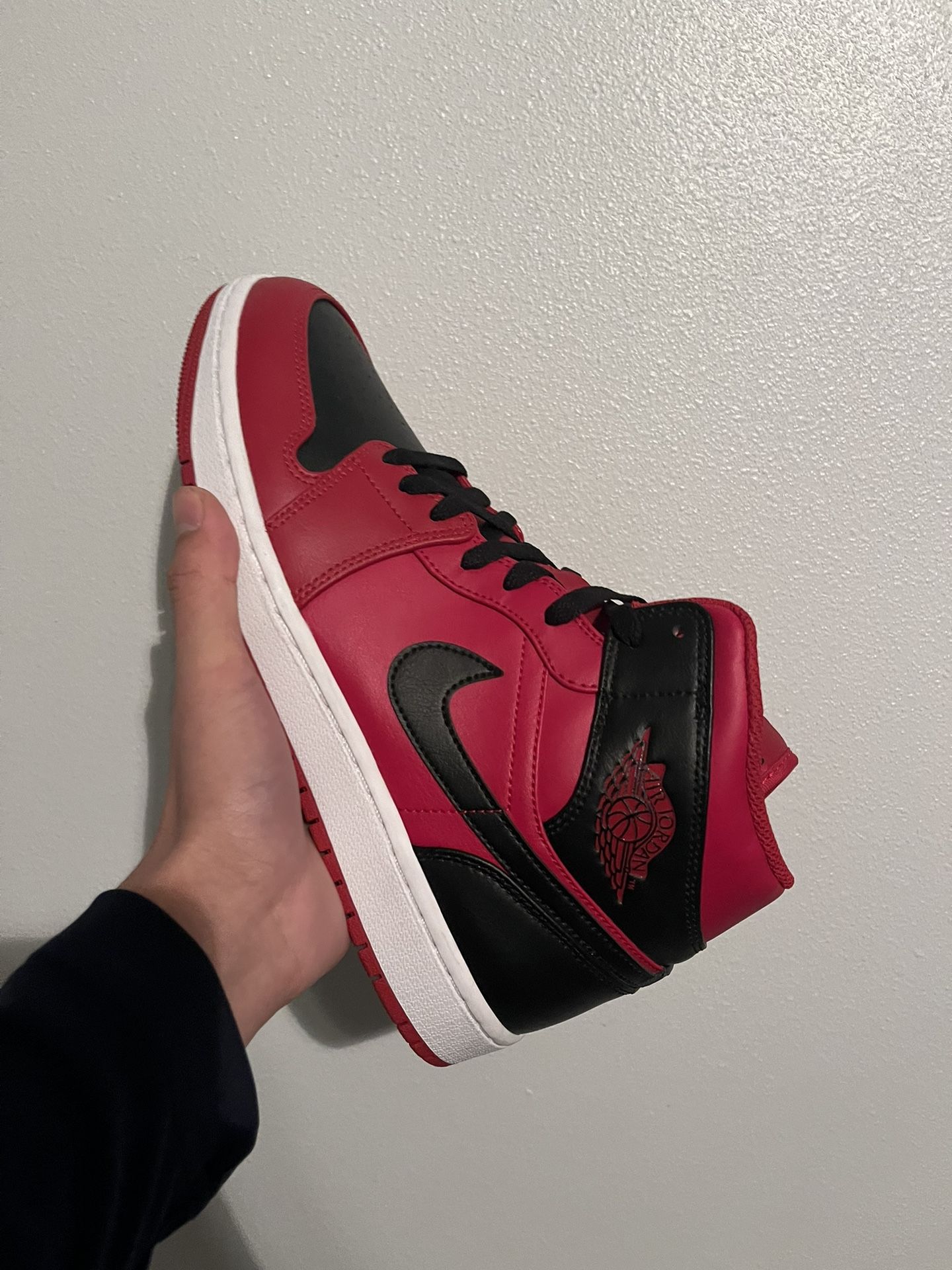 Jordan 1 Mid Reverse Bred 