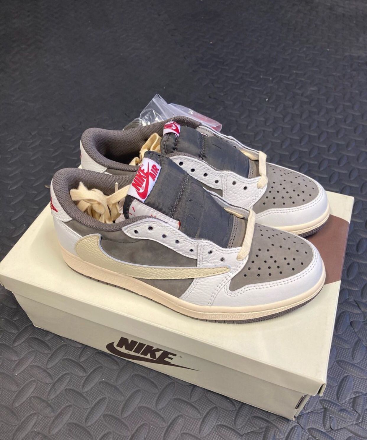 NEW Retro 1 Low Jordan Travis Scott Reverse Mocha