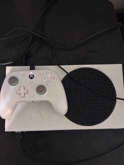 Xbox series s( Controller included)