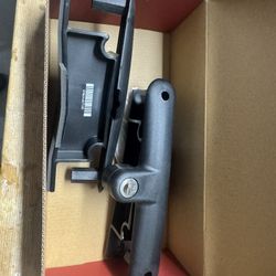 Yakima Locking Bracket