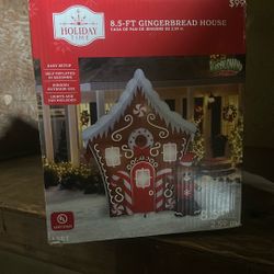 Ginger Bread House 8.5 Ft