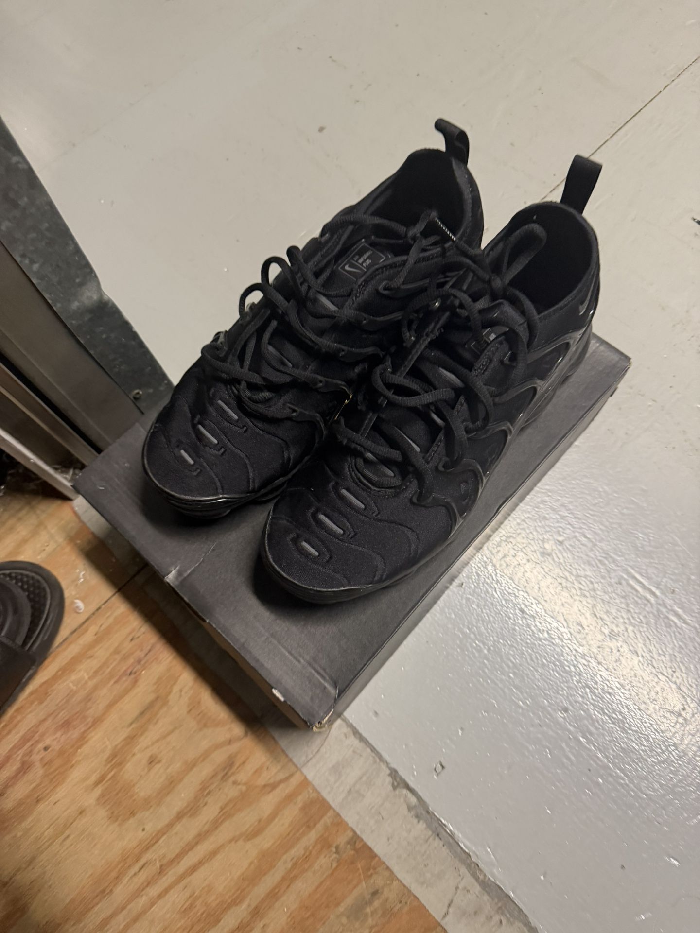 Nike Black Nike Air Max Plus trainers Size 10