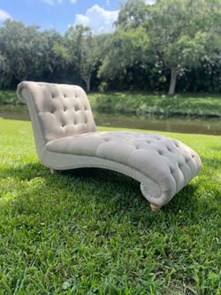 chaise lounge chair