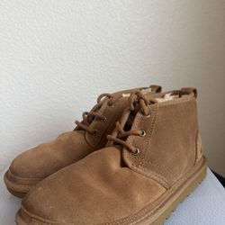 Ugg Neumel Boots (size 6)