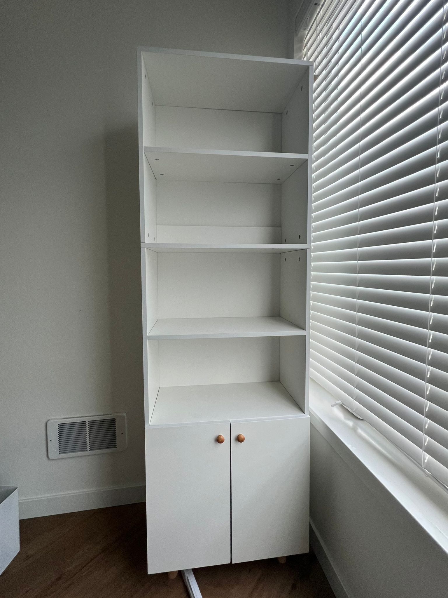 Standing Bookcase/cabinet Shelf