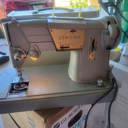 Vintage Singer Sewing Machine 