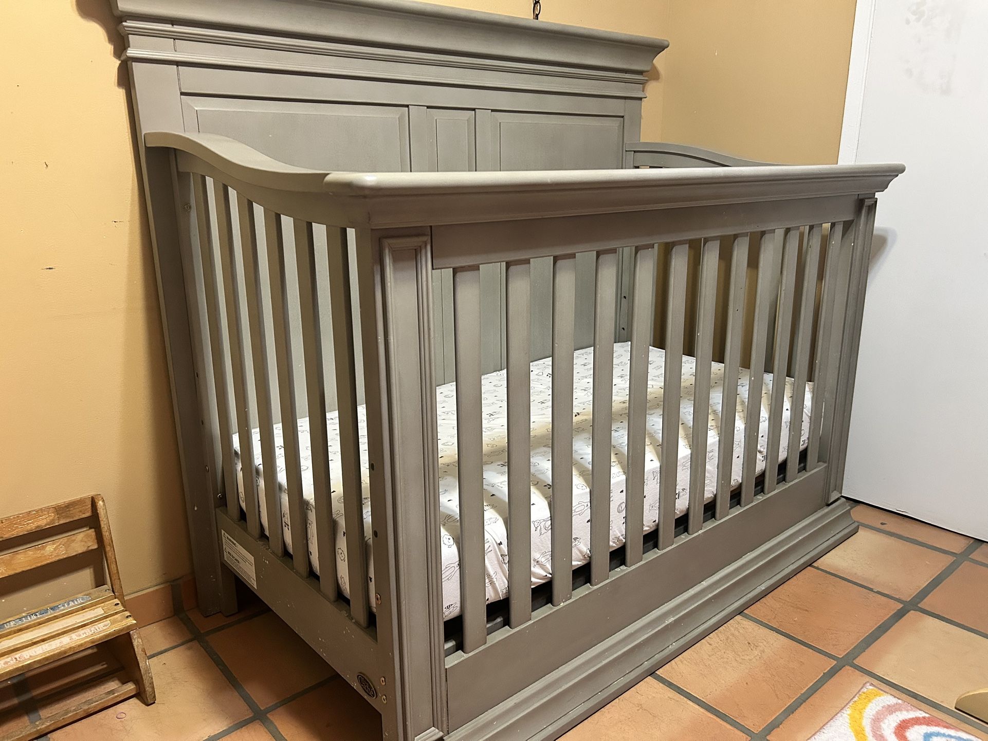 Crib - Baby Caché 4-1 Convertible Crib