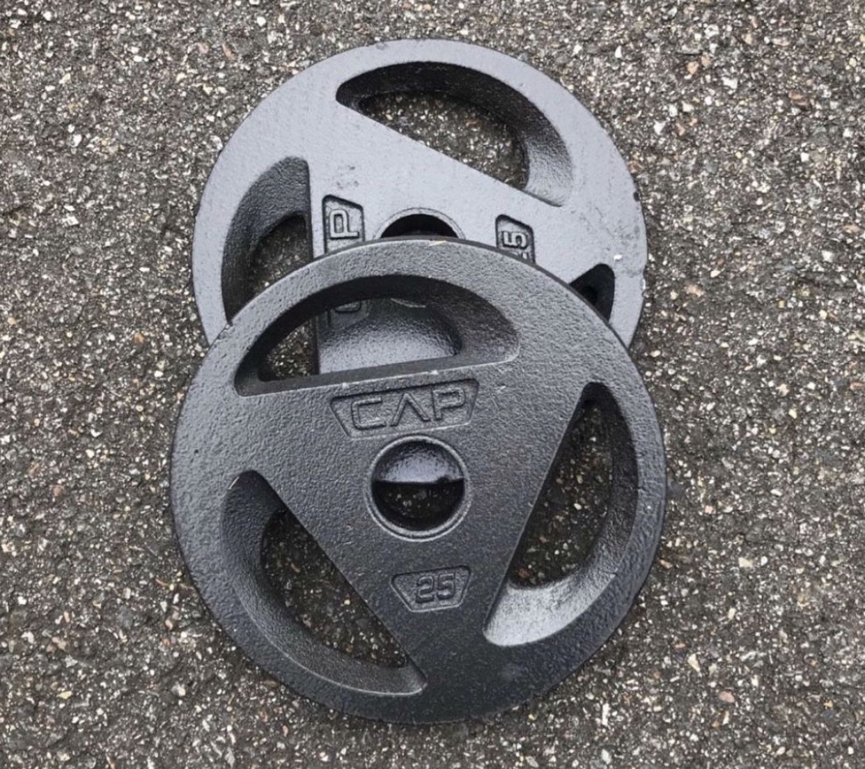 150lbs Olympic Style Weights 2inches And 7ft 30lbs Barbell. BRAND NEW