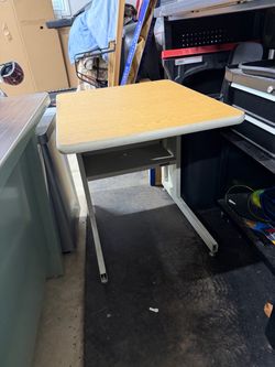 ACCO Small Utility Table – 23.75” × 28.75”