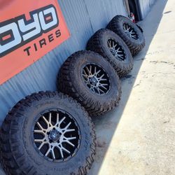 5x127 wheels and tires 35" perfect for Jeep 