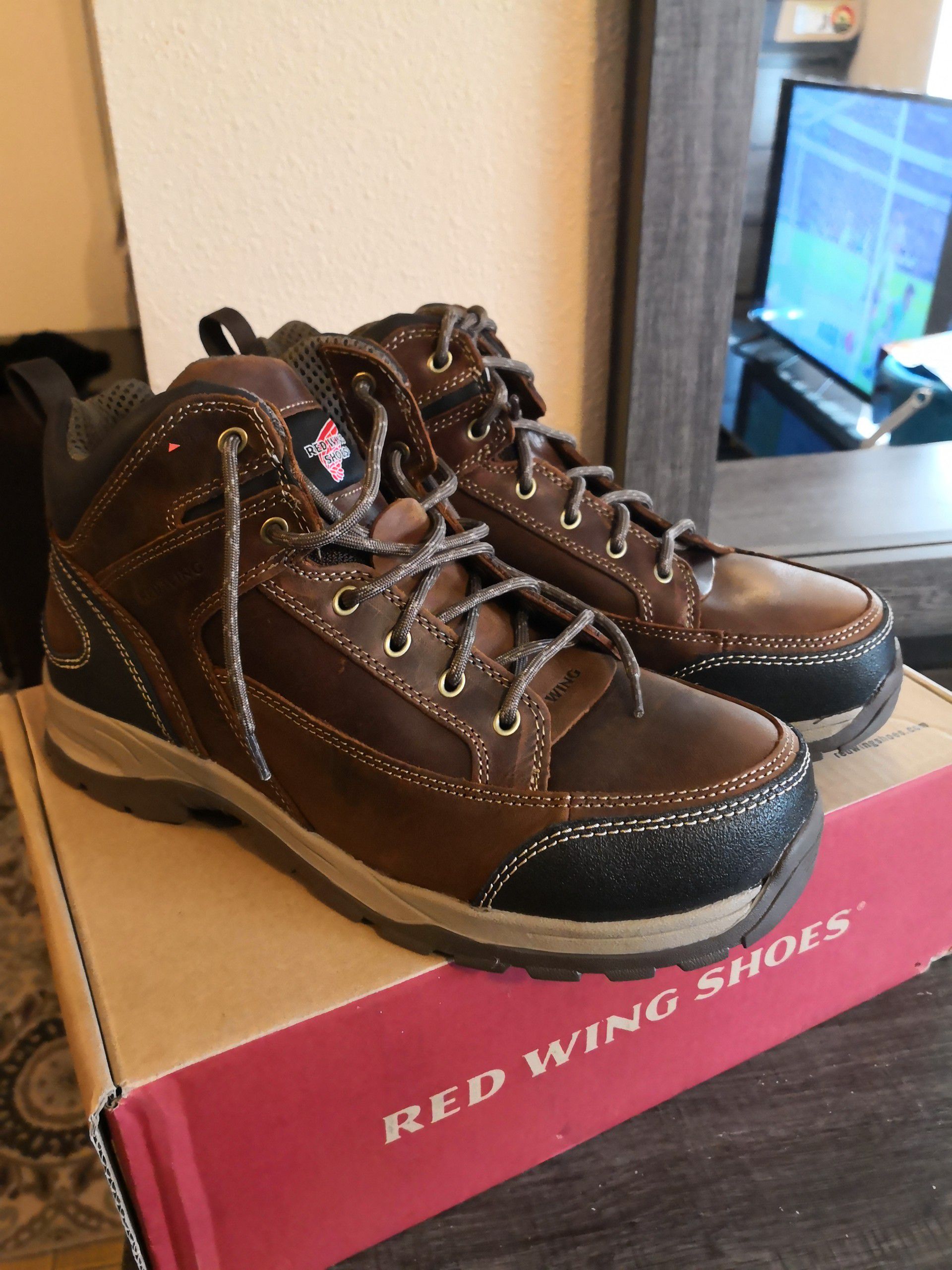 Brand new red wings boots