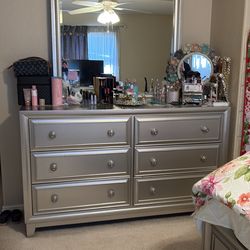 Bedroom set for sale