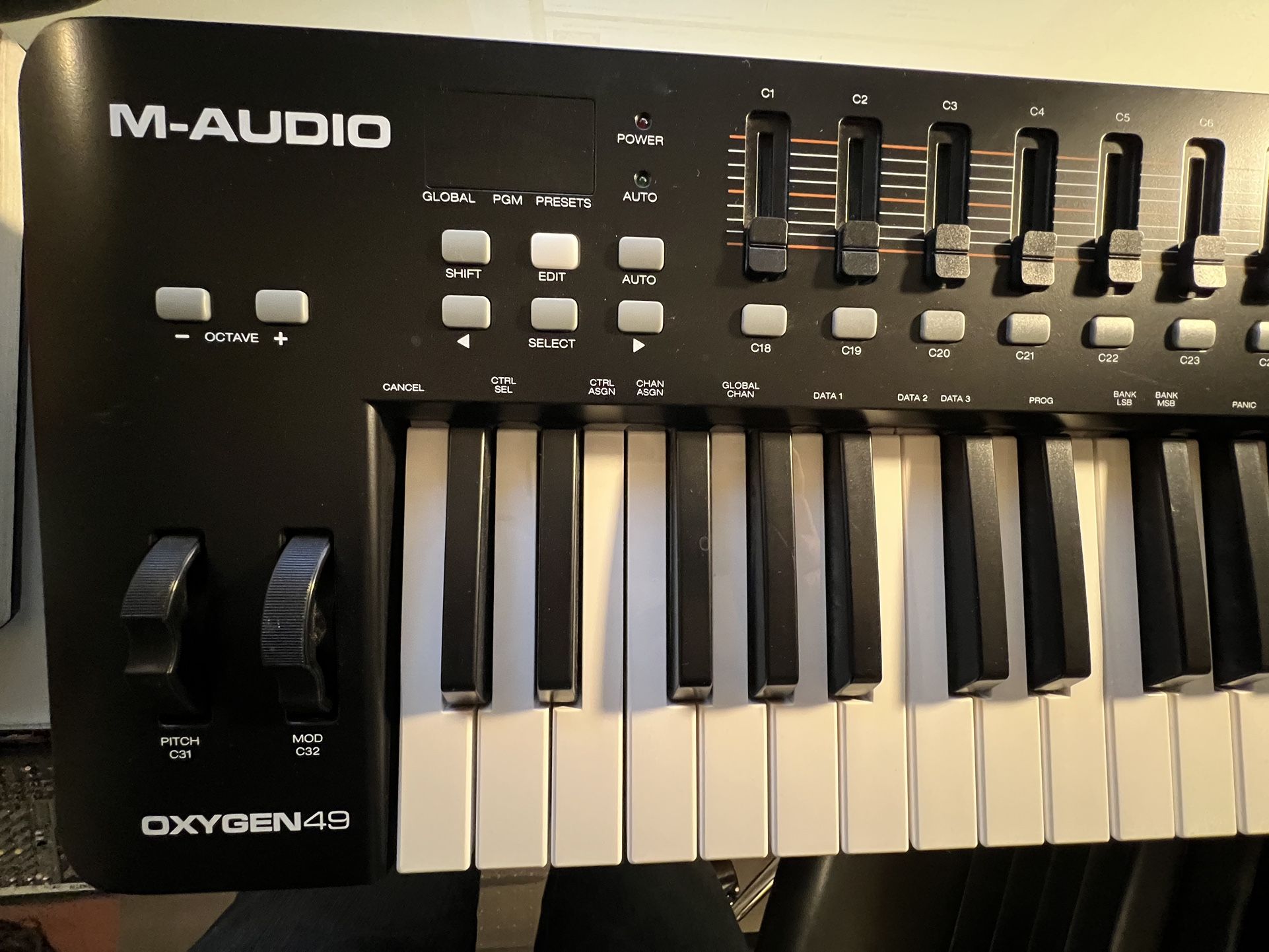 M-Audio OXYGEN 49 MKV 49-Key USB MIDI Contriller