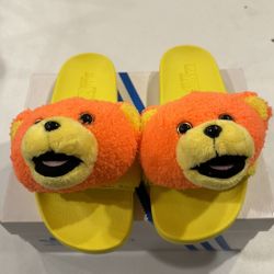 NIB Adidas JS Adilette Teddy
