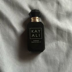 KAYALI Oudgasm Tobacco Oud